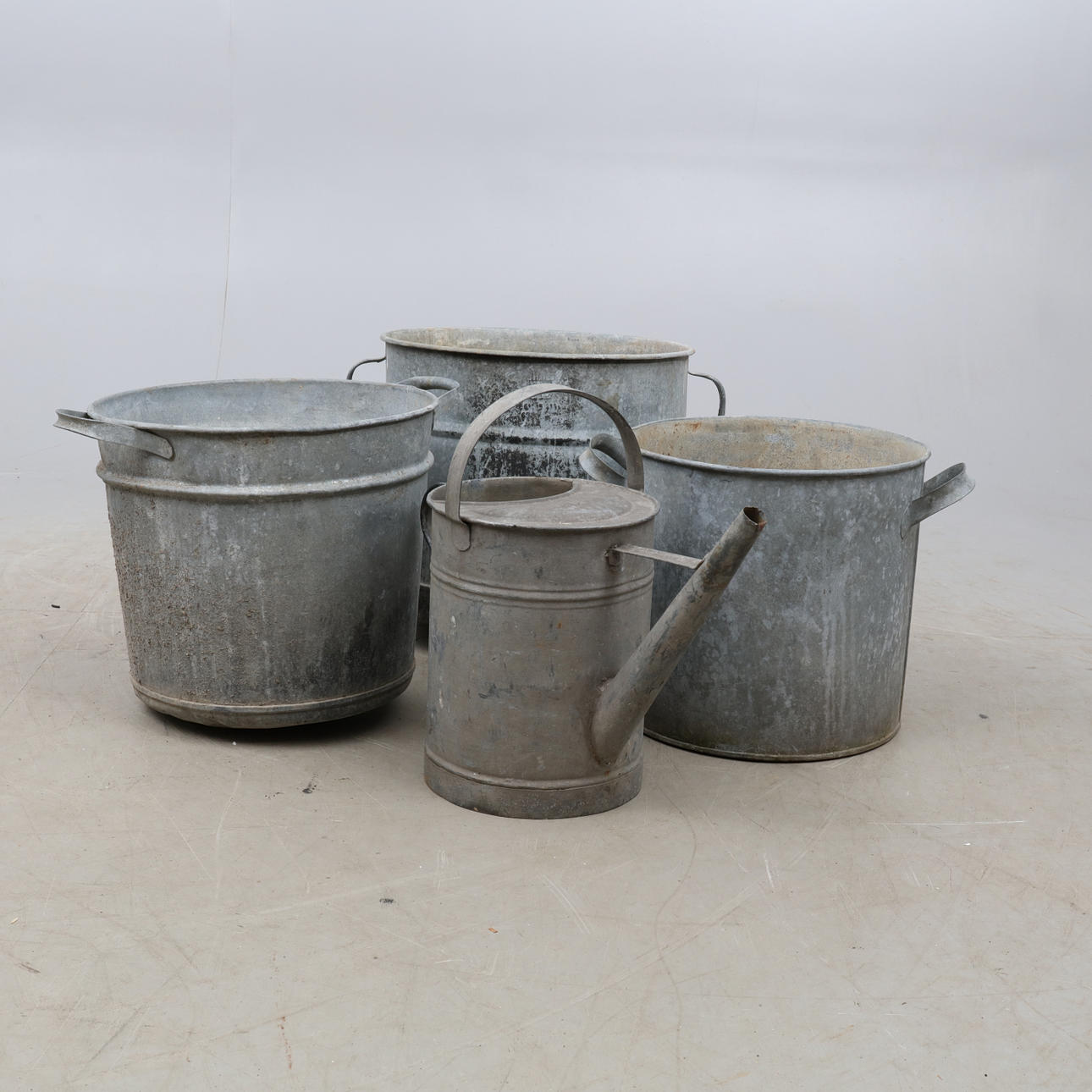 SINKKI, 4 osaa, olki ja kastelukannu.