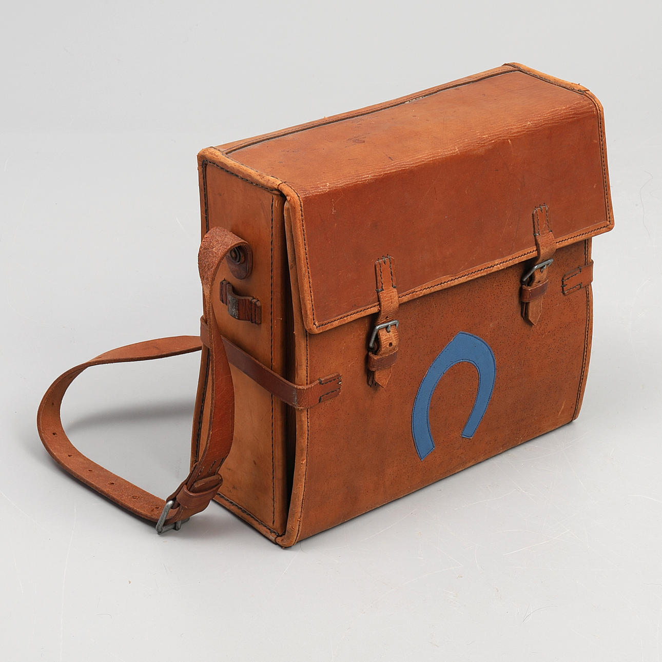 FIRST AID BOX for field vet, 1940s.