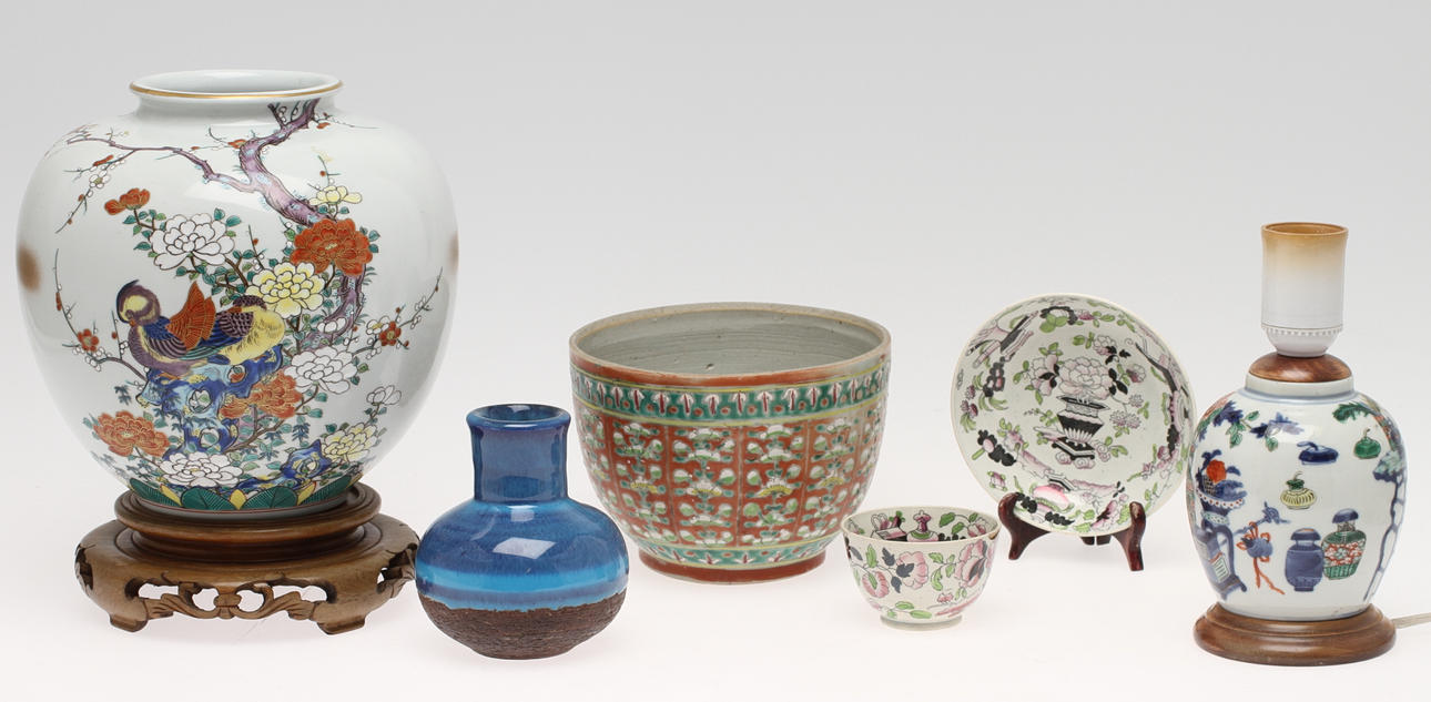 PARTI PORSLIN och KERAMIK , 5 delar, mestadels orientaliskt.