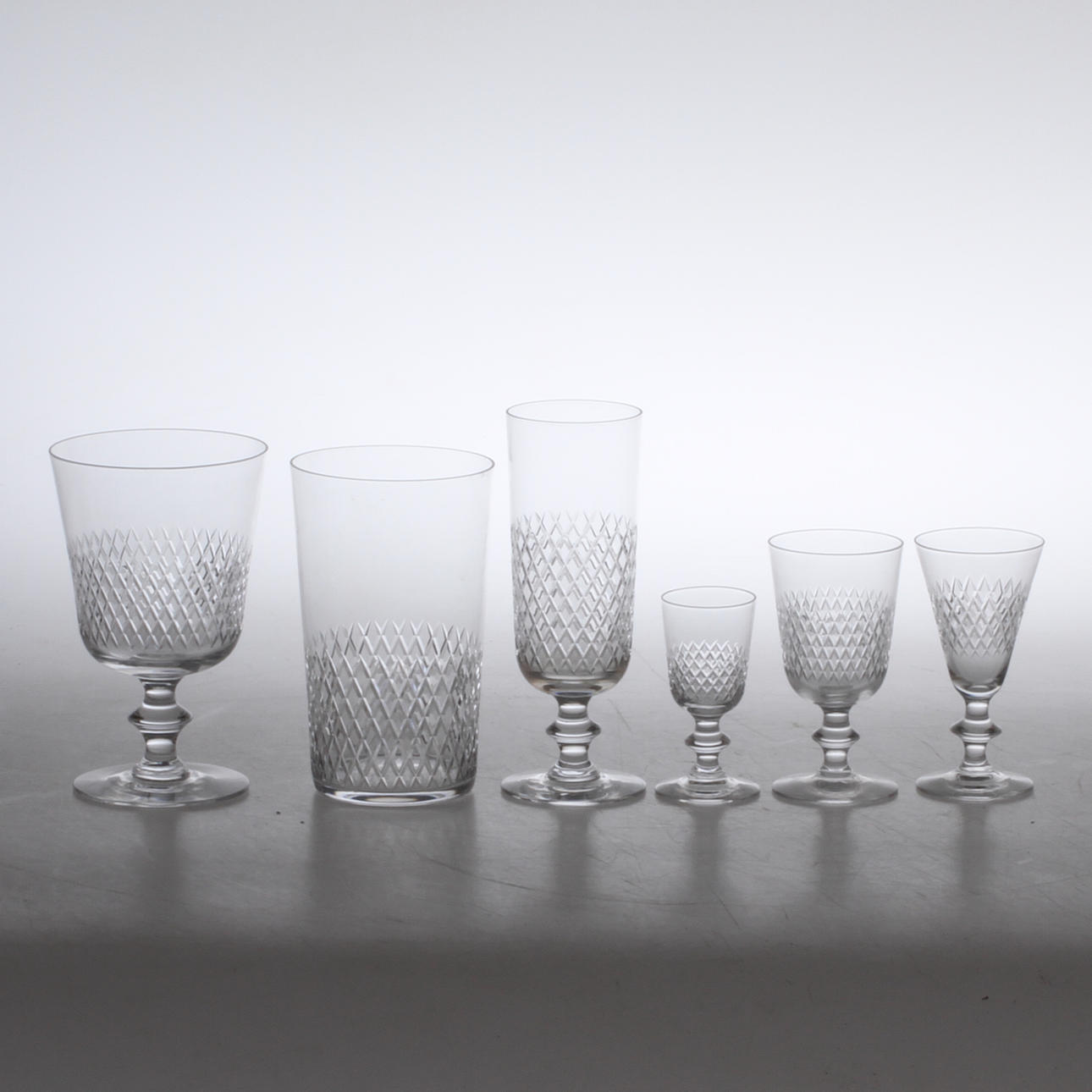 GLASSERVIS, 66 delar, "Diamant" Vicke Lindstrand, Kosta.