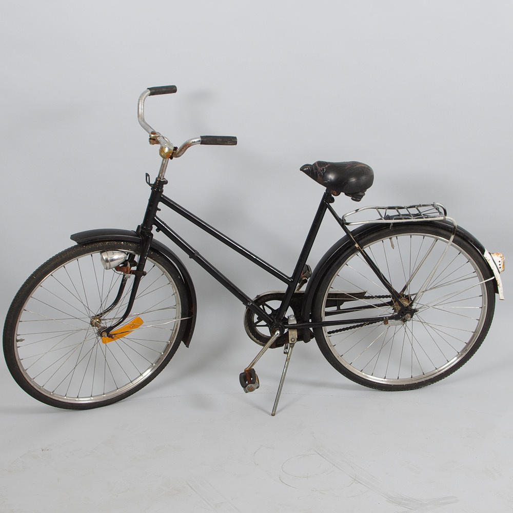 DAMCYKEL, Monark.