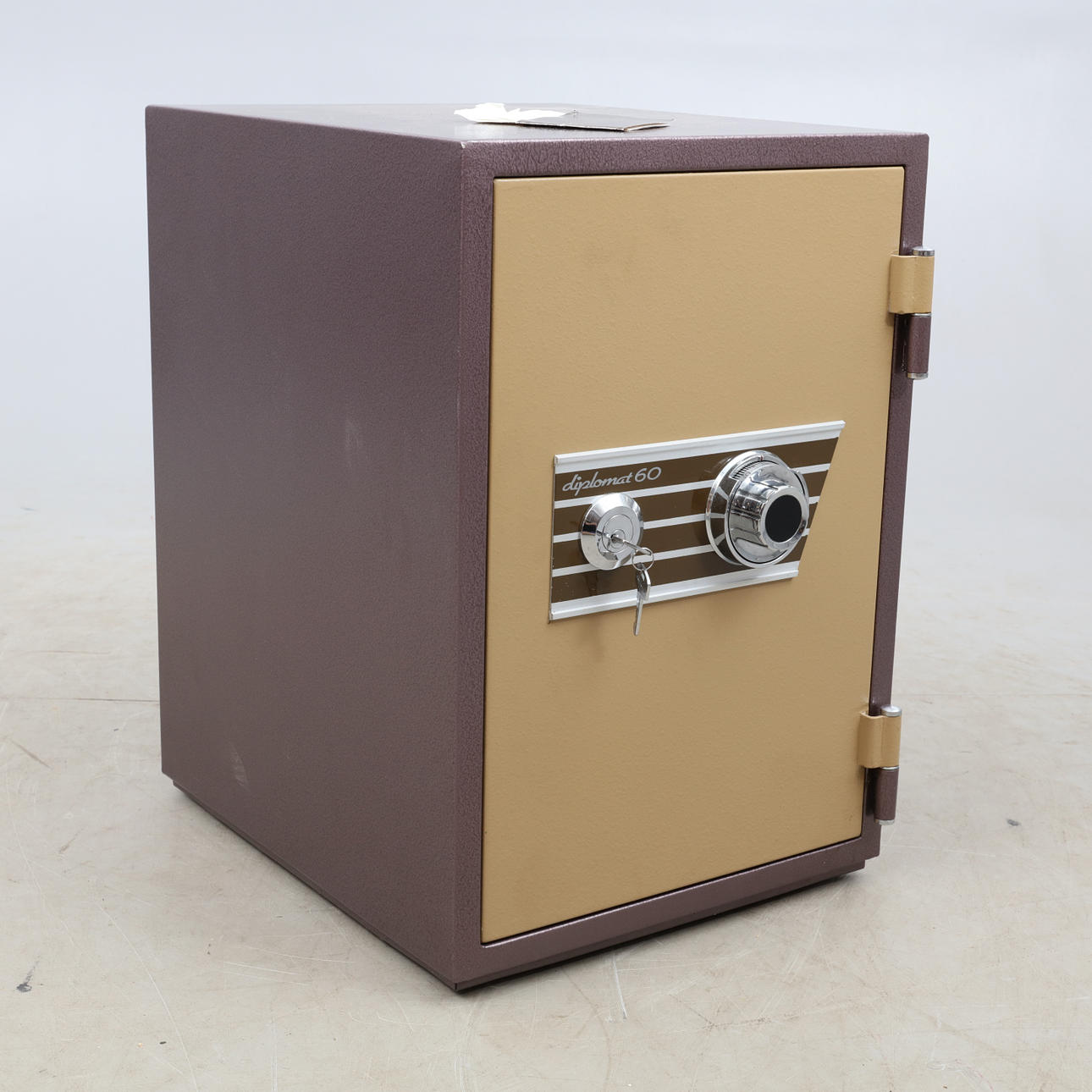 KASSASKÅP, "Diplomat 60".