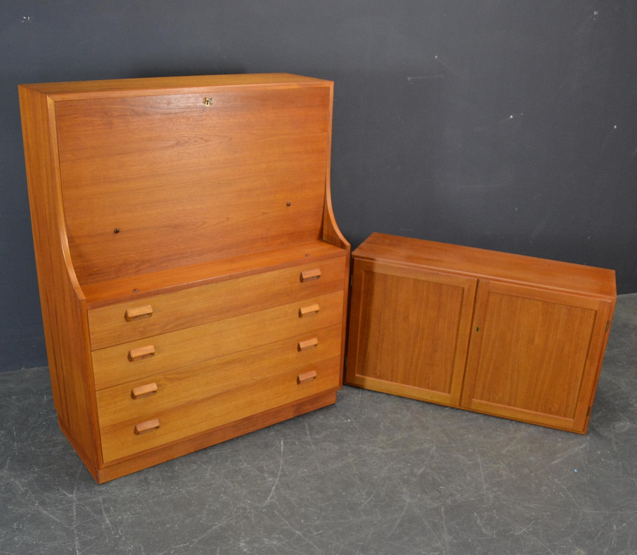 BØRGE MOGENSEN. SECRETARY WITH ATTACHMENT.