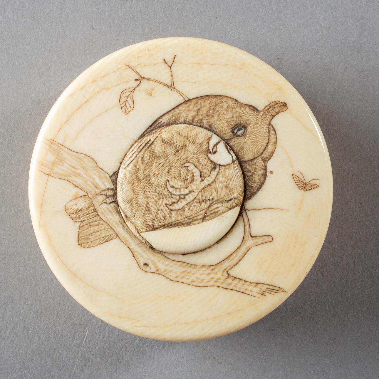 Elfenbeindose, Japan, Meiji Zeit.