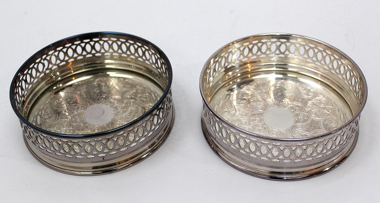 COSTER silver plated England.