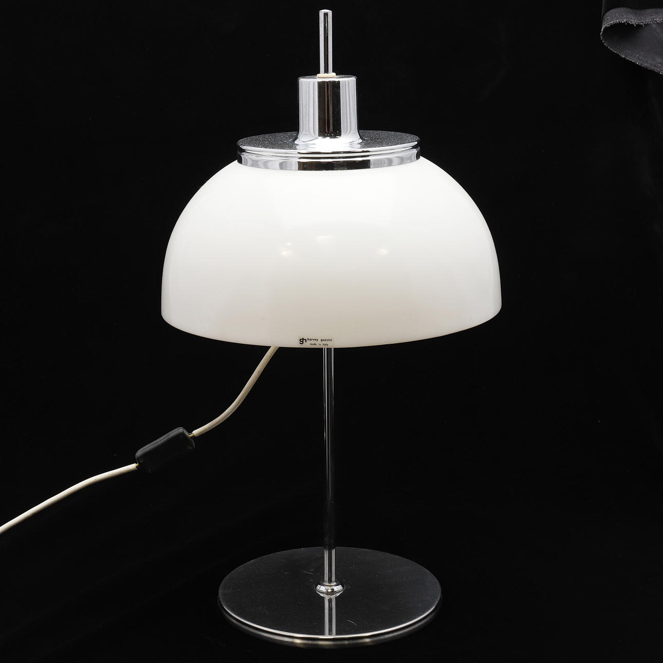 HARVEY GUZZINI. A GUZZINI ‘FARO’ TABLE LAMP.