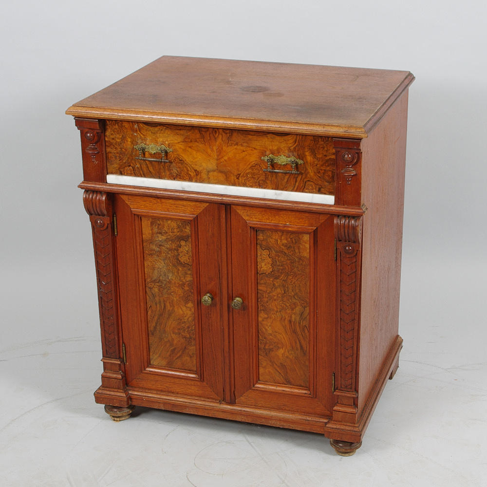 KOMMOD, mahogny/rotfaner samt marmor, nyrenässans.