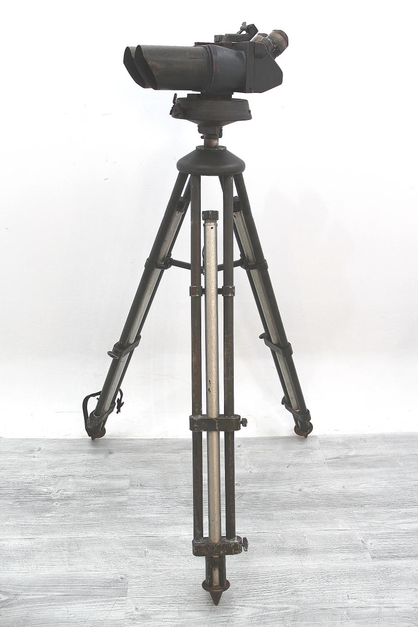 FÄLTKIKARE, D.F 10 x 80, militär 50-talet, med tripod.