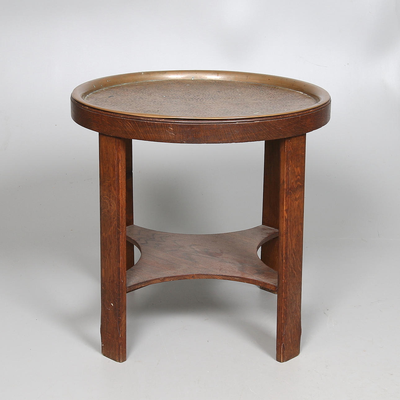 RÖKBORD, med kopparskiva. Jugend, 1900-talets första hälft.