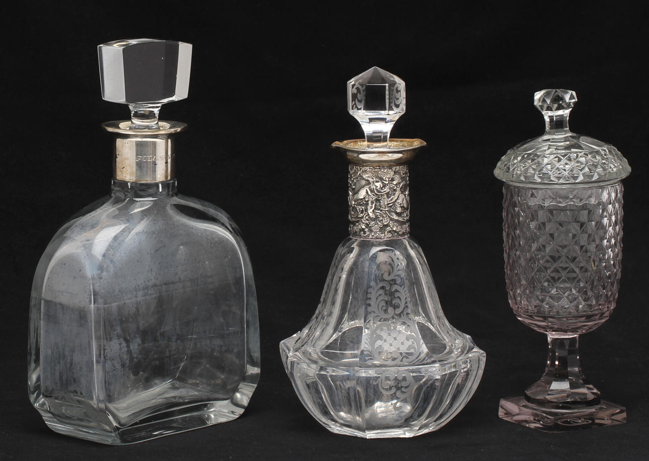 POKAL, med lock, KARAFFER 2 st.