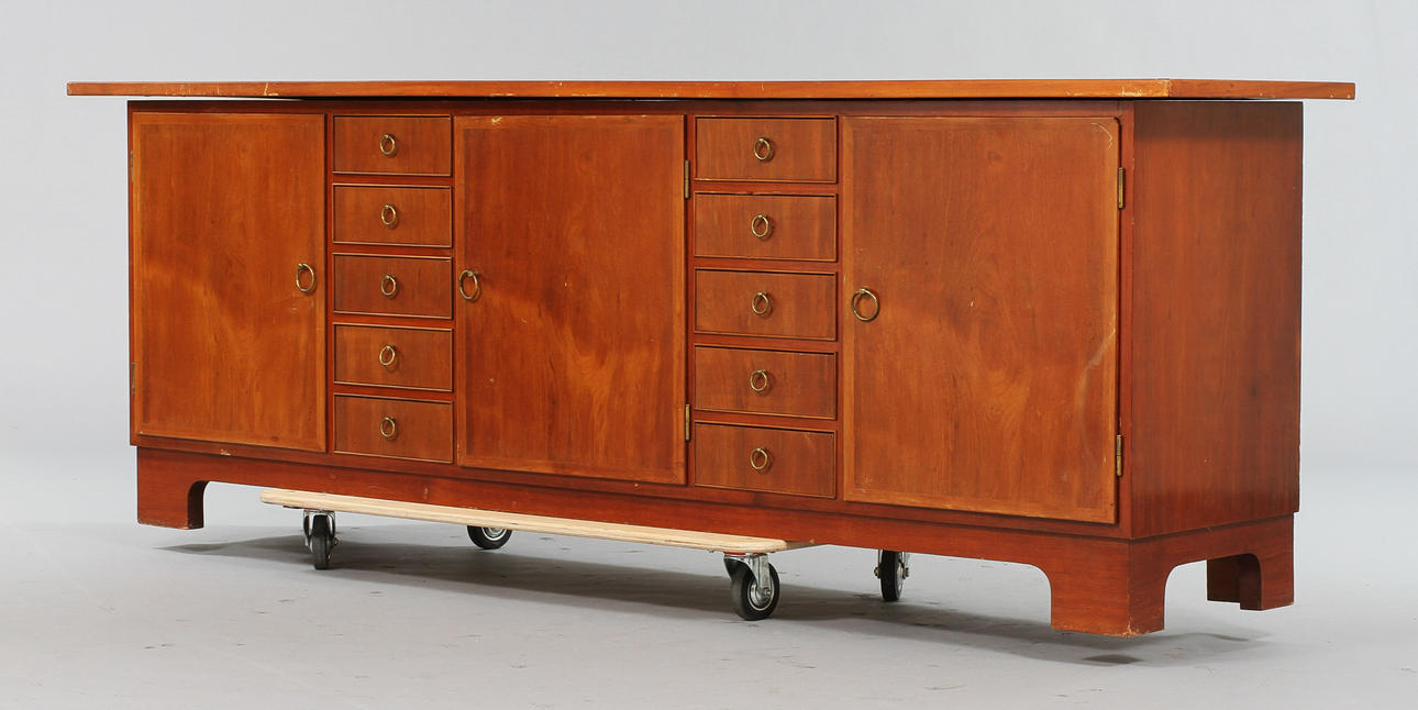 SIDEBOARD, 1900-talets tidiga hälft.