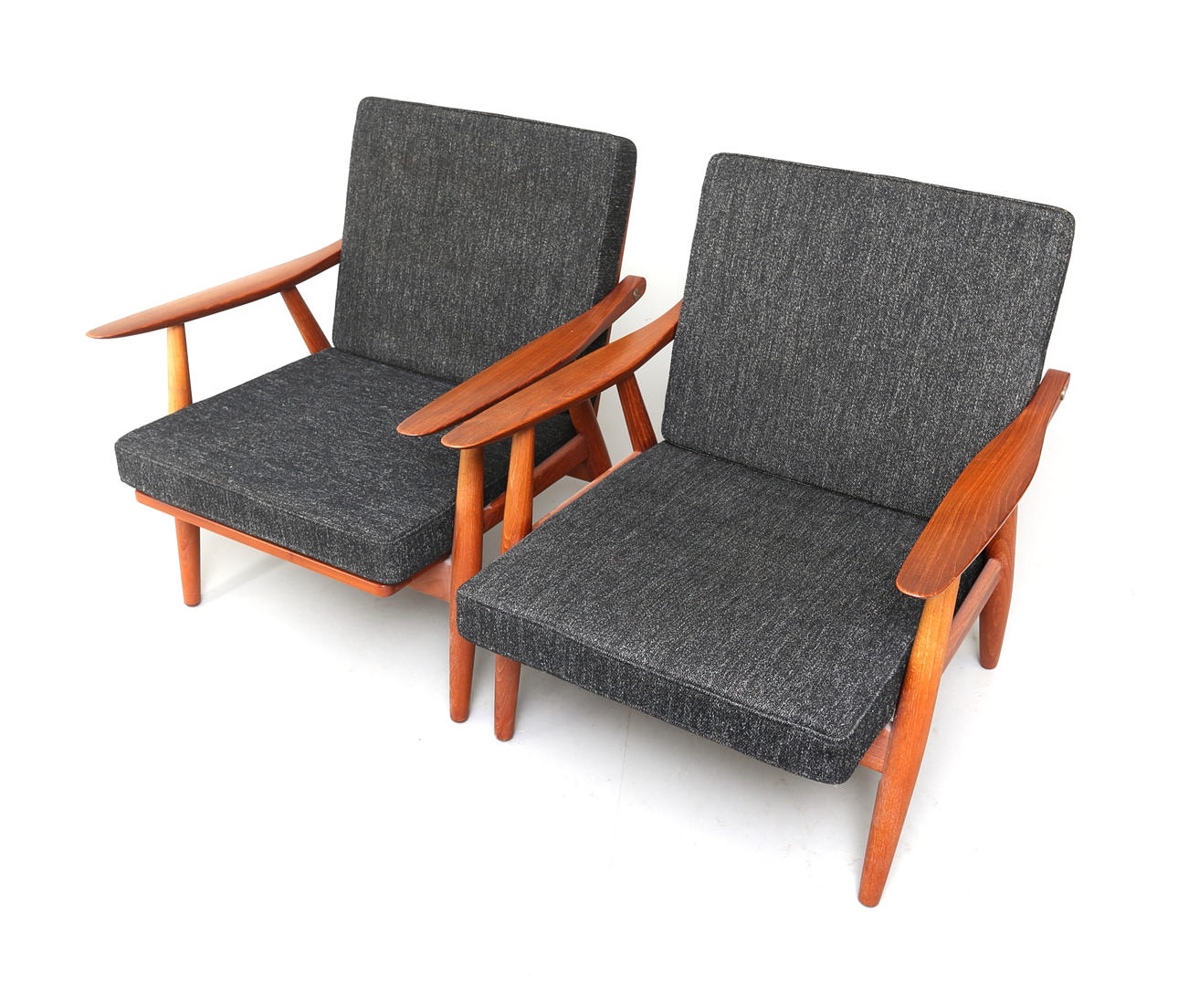 HANS J WEGNER. FÅTÖLJER, 1 Par, "Cigarren" Ge-240, Danmark.