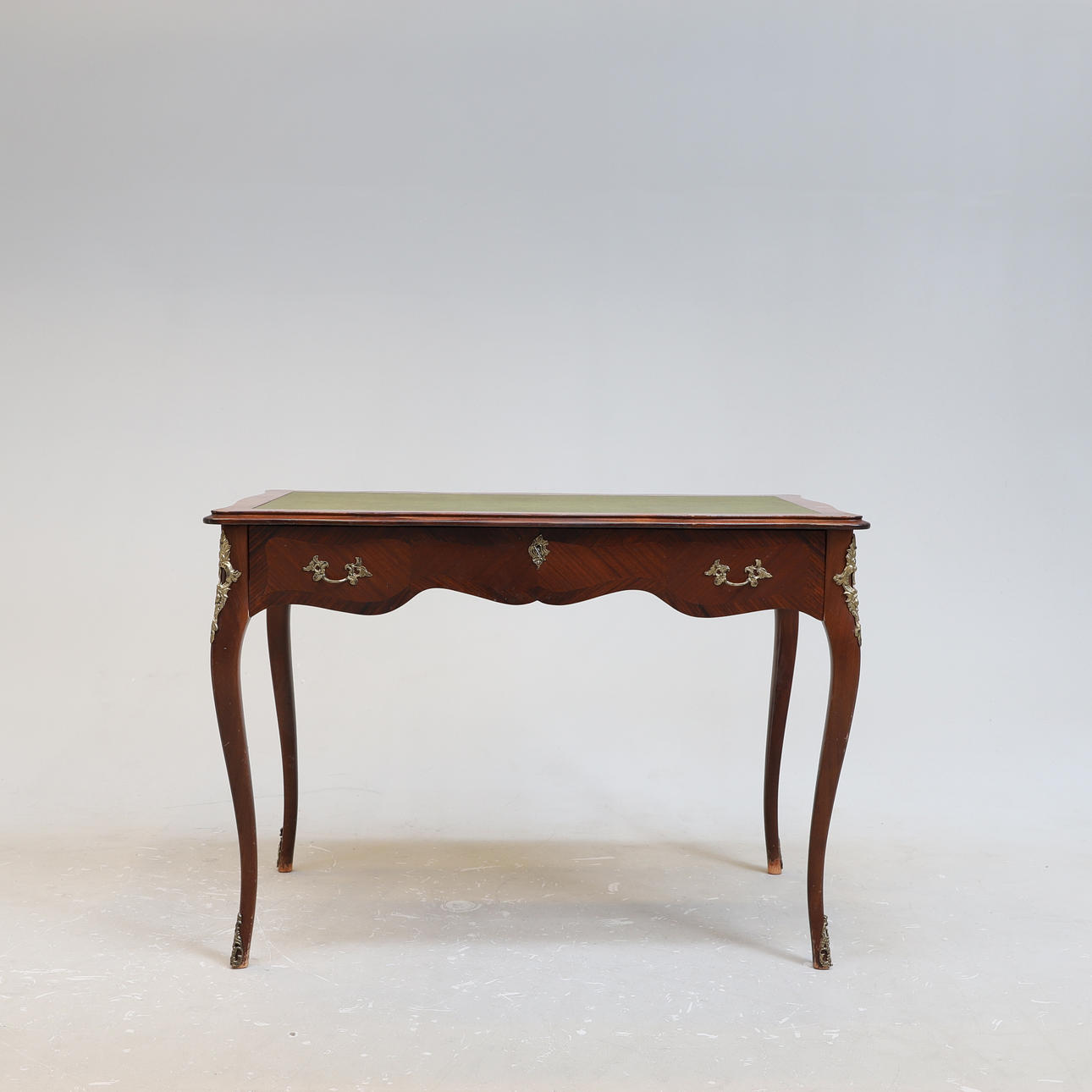 SKRIVBORD, rokoko-stil, 1900-tal.