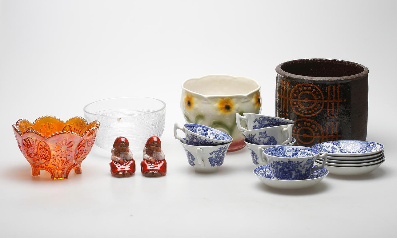KERAMIK & GLAS, 16 delar, bl.a Rörstrand.