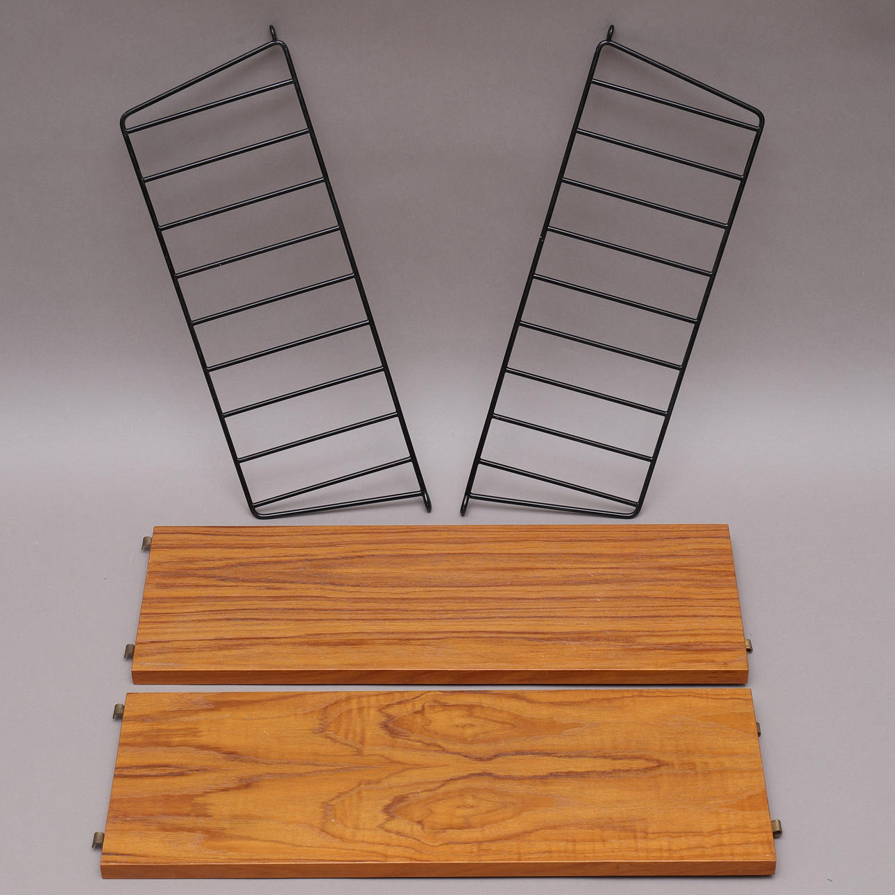 STRING HYLLY, kaksi hyllyä.