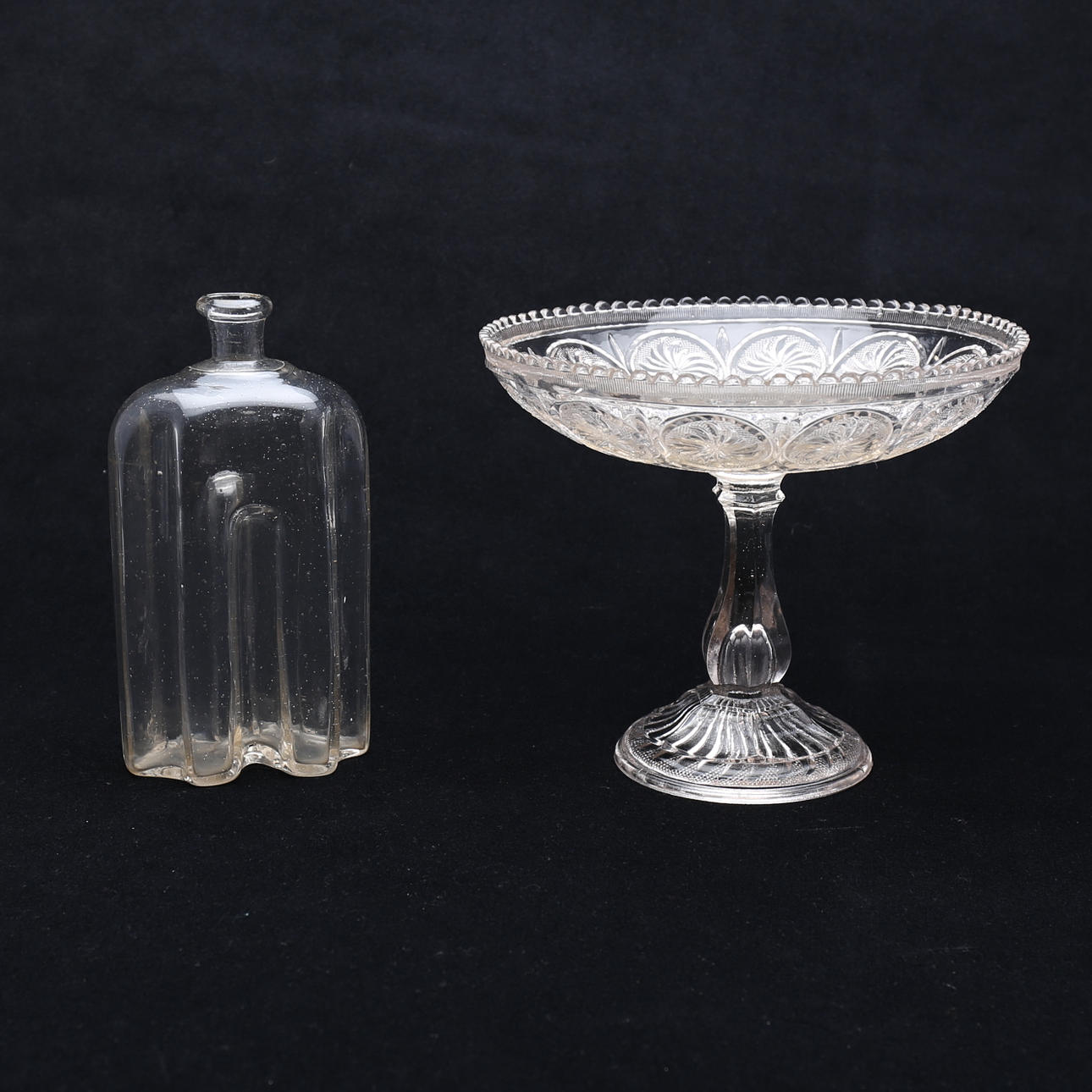 GREPPAFLASKA samt PRESSGLASSKÅL, 1800-tal.