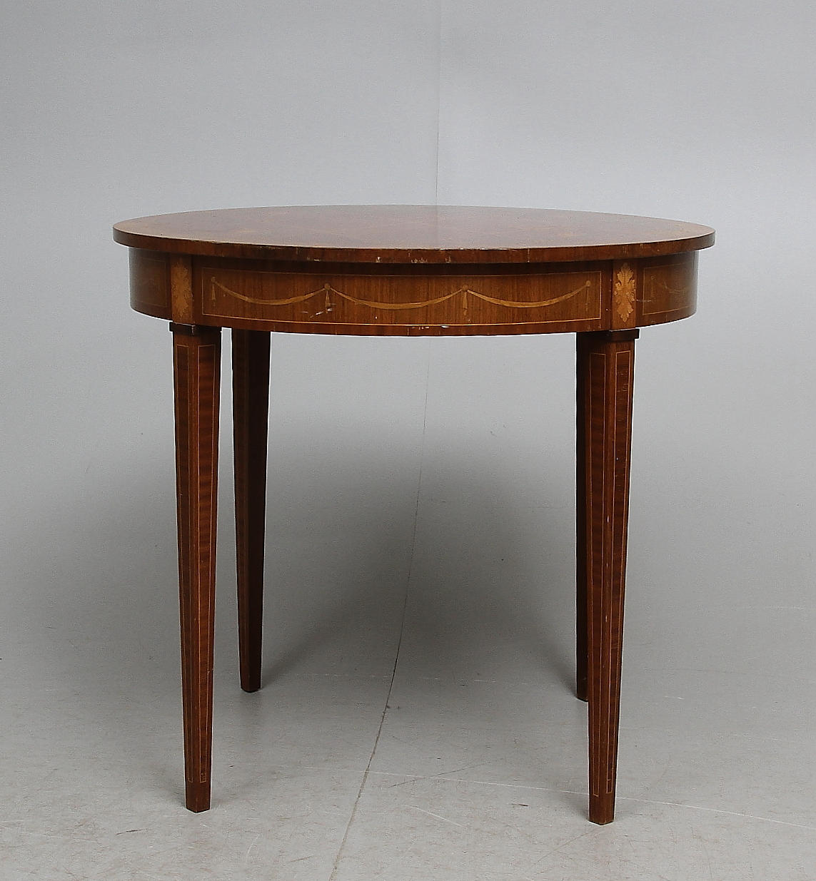 SALONGSBORD, sengustaviansk- stil, 1900-yalets första hälft.