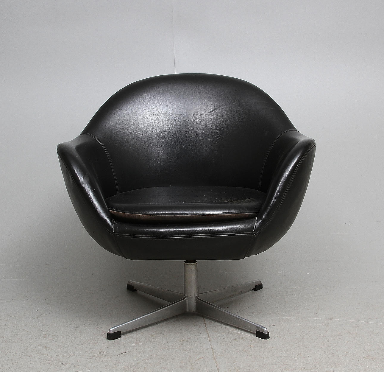 SNURRFÅTÖLJ, 1960-tal.