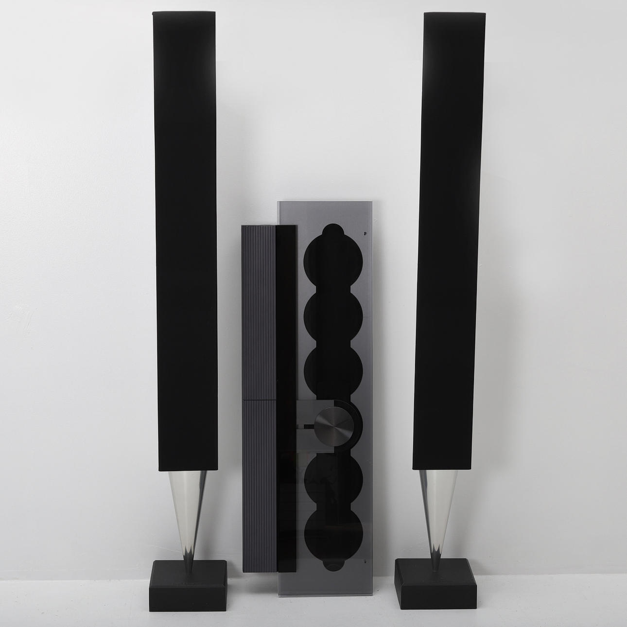 BANG & OLUFSEN, music system, Beosound 9000. Miscellaneous