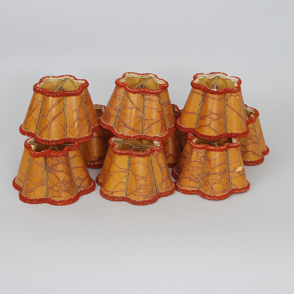 LAMPSKÄRMAR, 9 stycken, pergament.