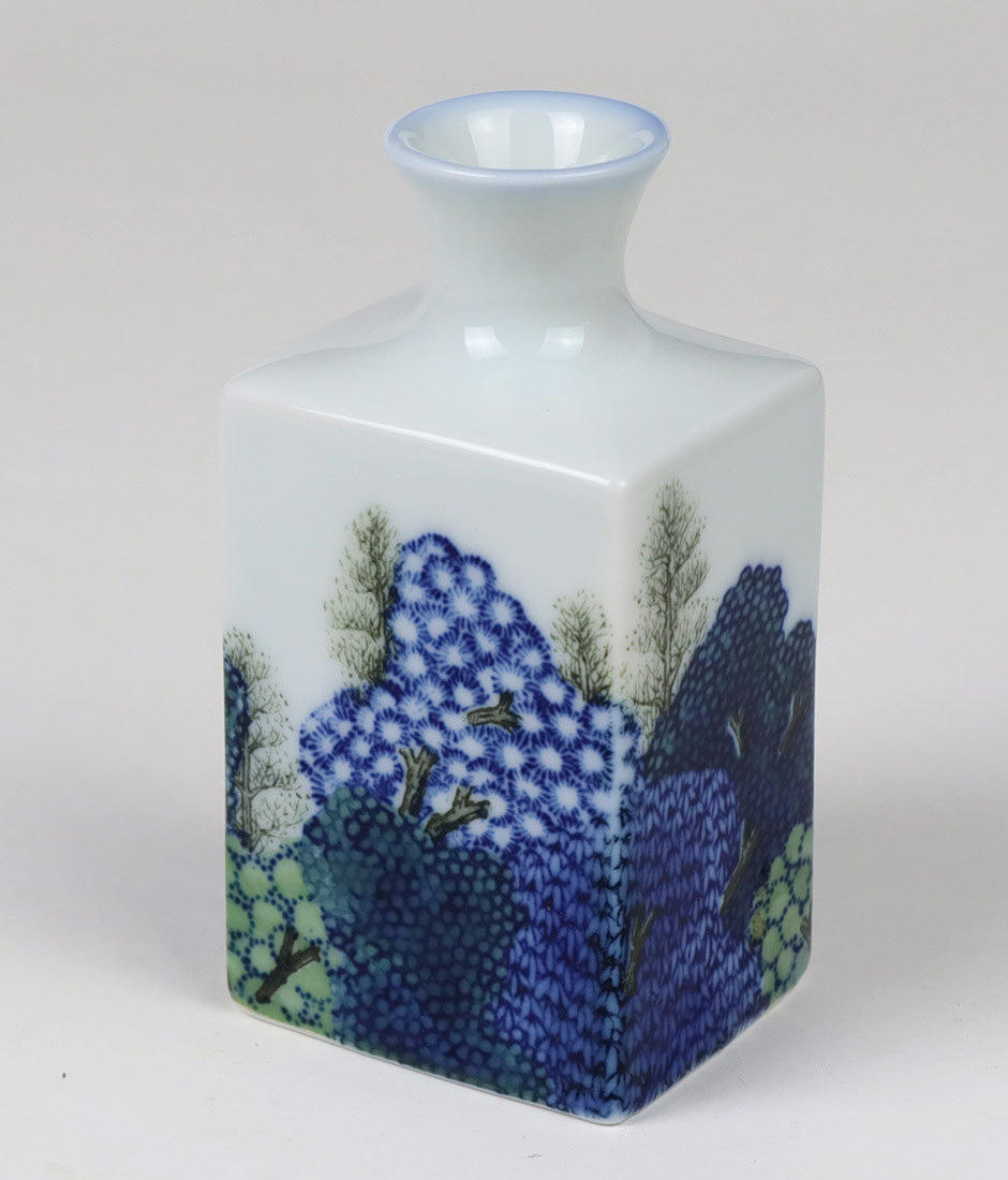 ASIAN SMALL ORNAMENTAL VASE.