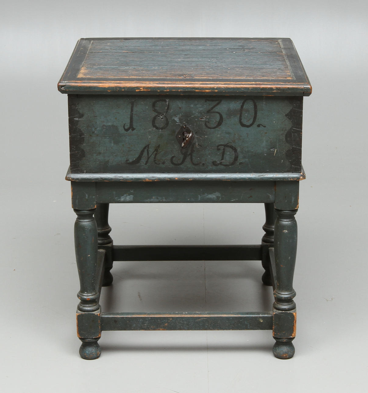 KISTA, på benställning, daterad 1830.