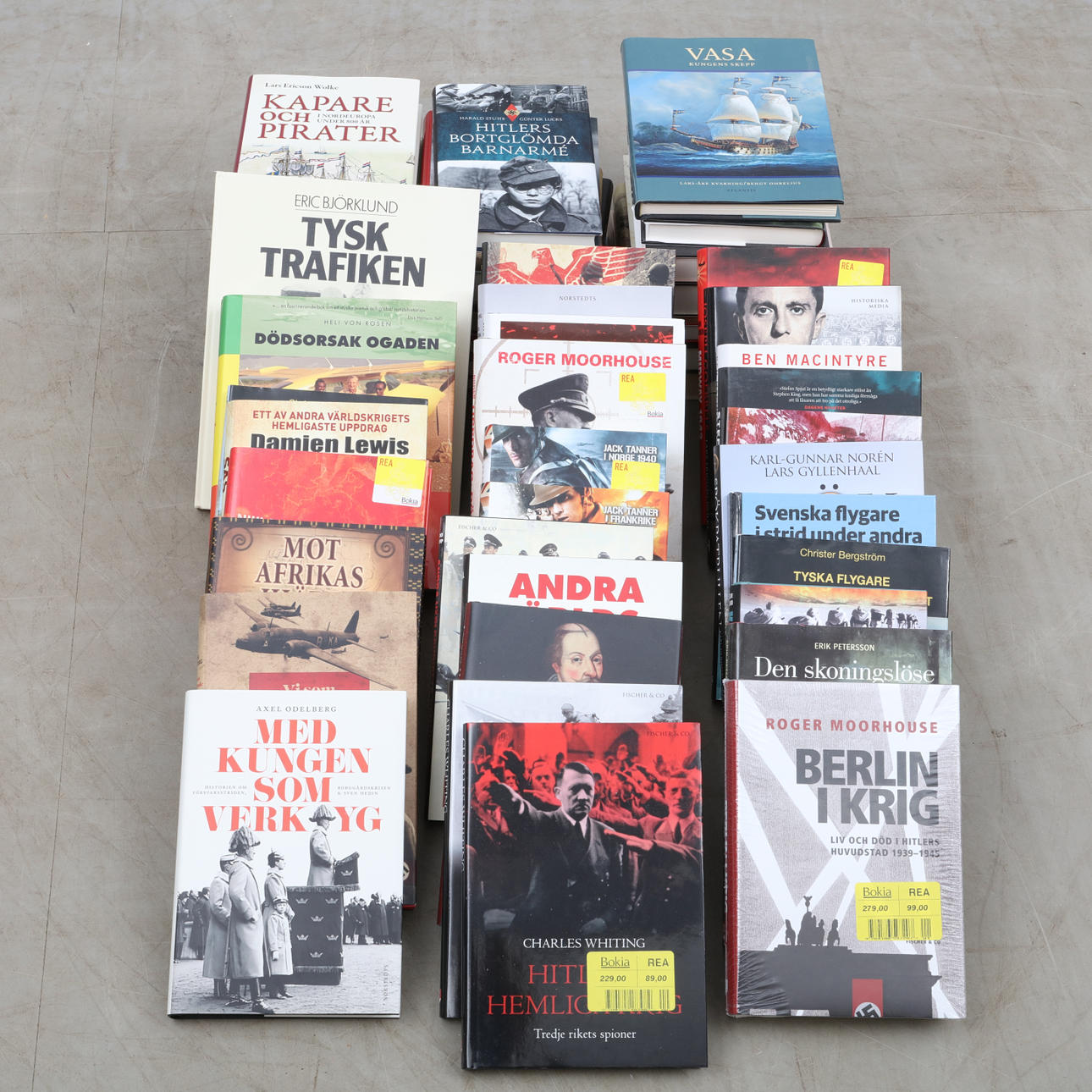 BÖCKER, KRIG och FÖRSVAR mm.