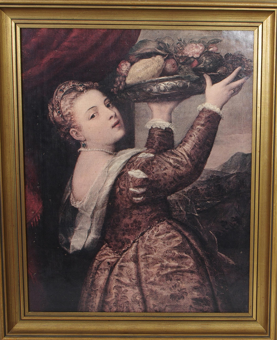 TIZIANO VECELLIO. EFTER. Kvinna med fruktfat, reproduktion.