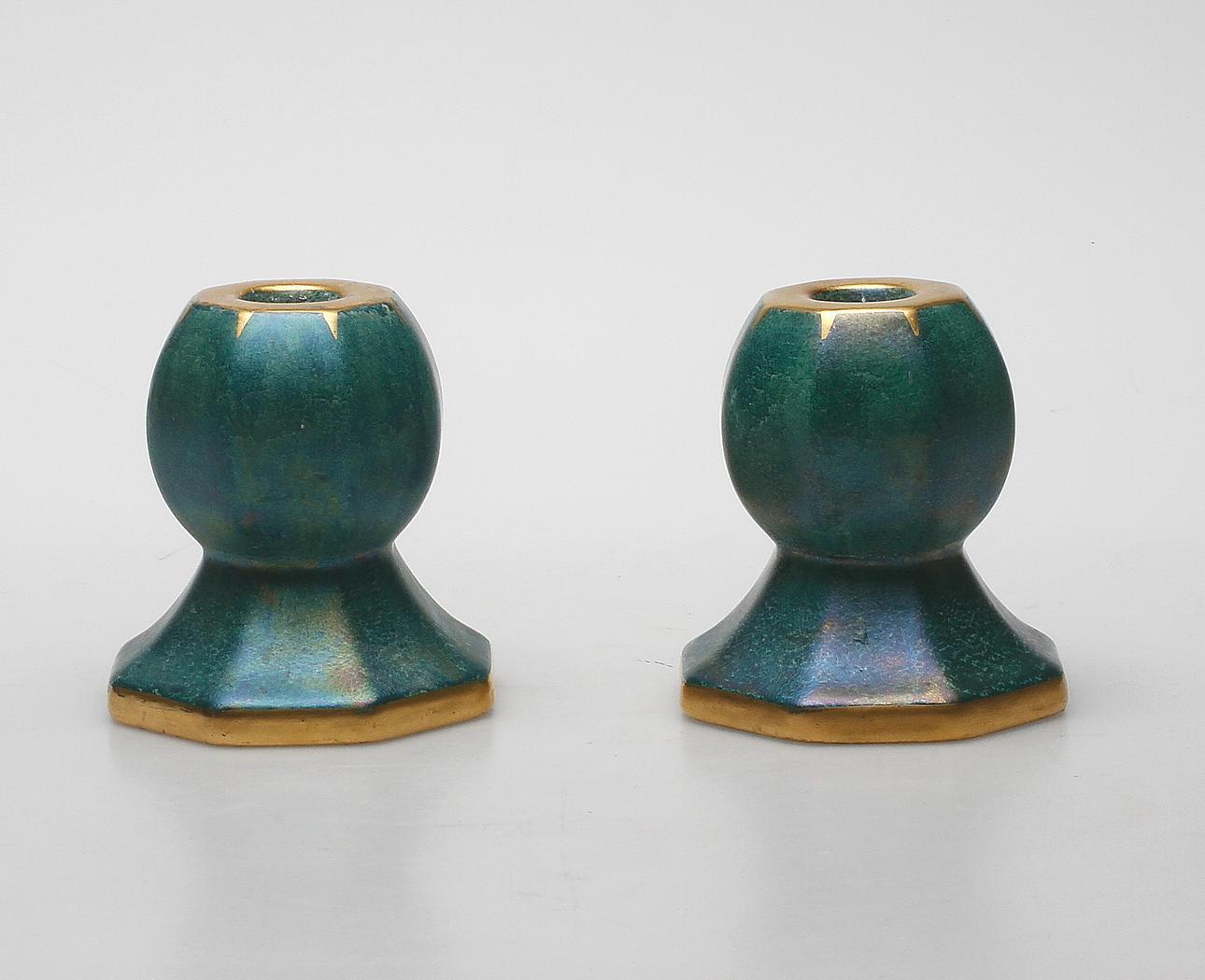 LJUSSTAKAR, ett par, Josef Ekberg, Gustavsberg, 1900-talets första hälft.