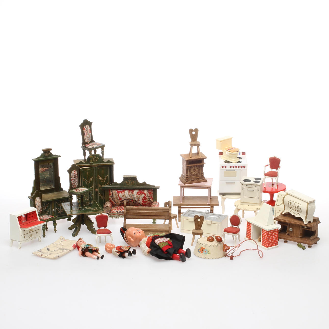 DOCKMÖBLER, ca 30 delar, samt DOCKOR 3 st.