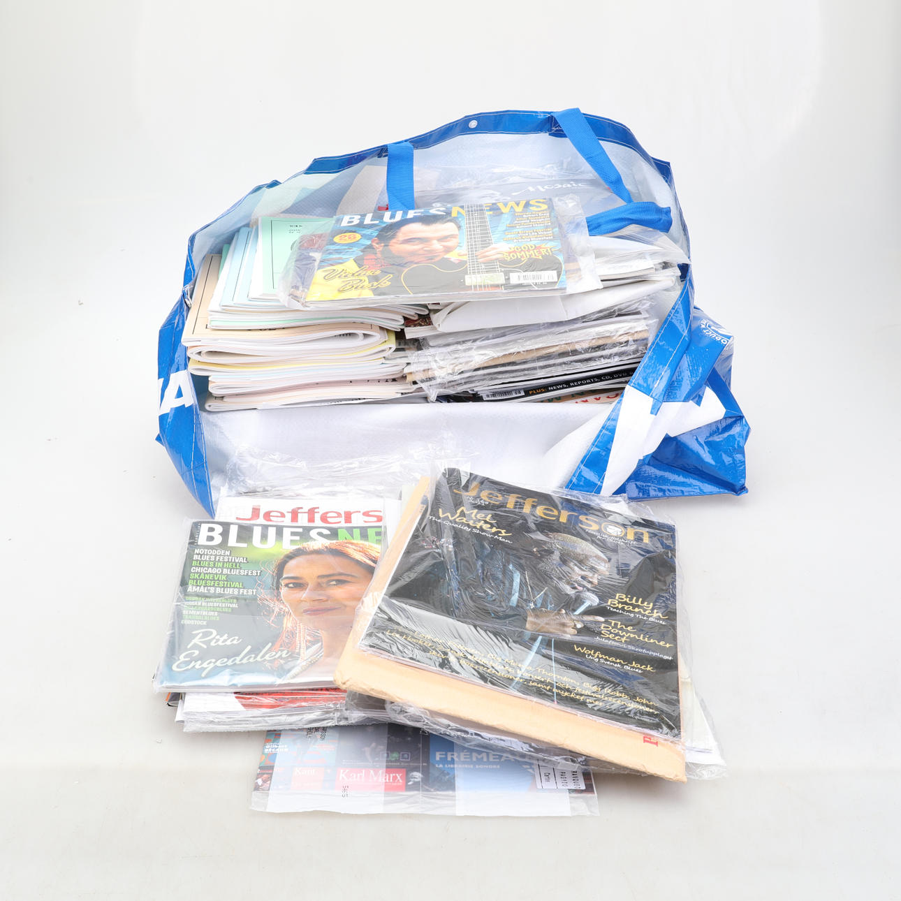 TIDNINGAR mm, om MUSIK.