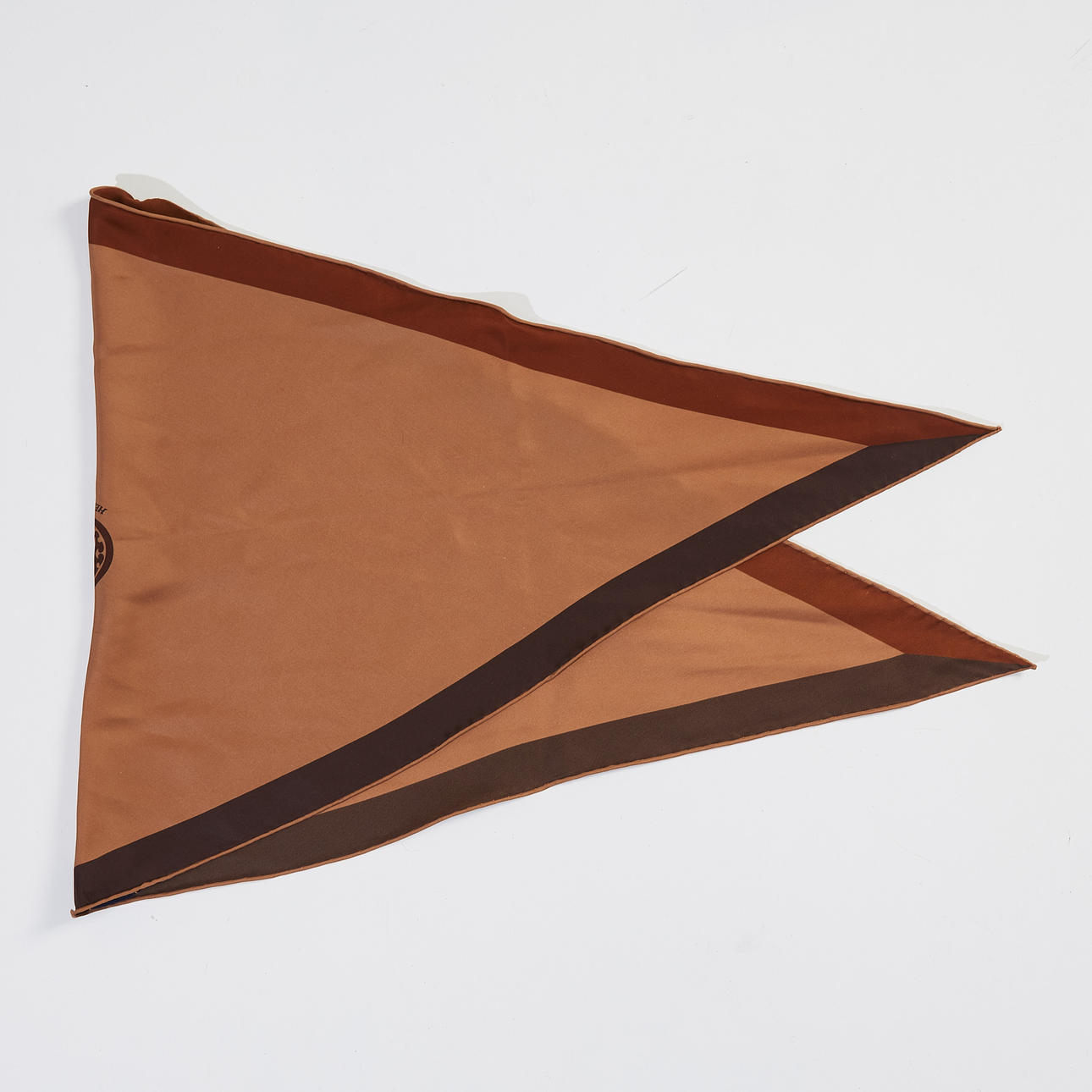 HERMÈS, "Rombo Blason", pañuelo.