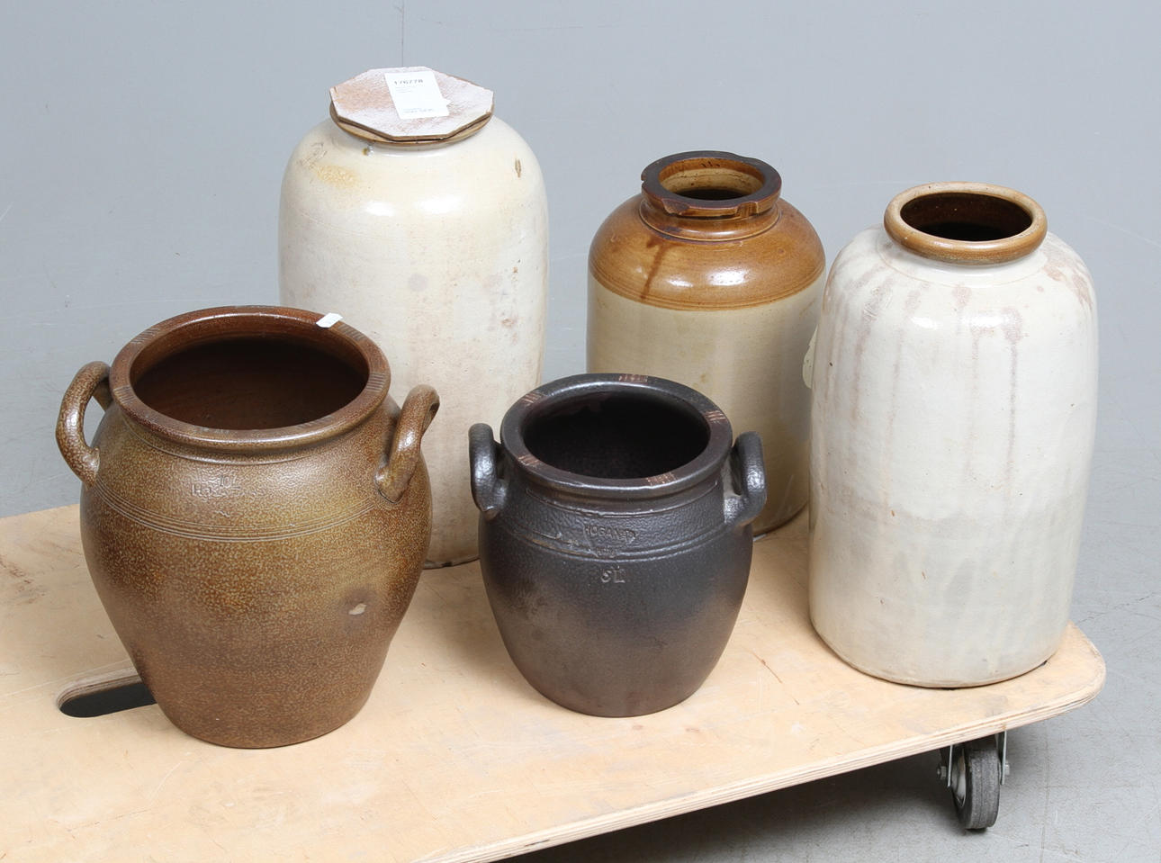 KRUS, 5 st varav 2 Höganäs.