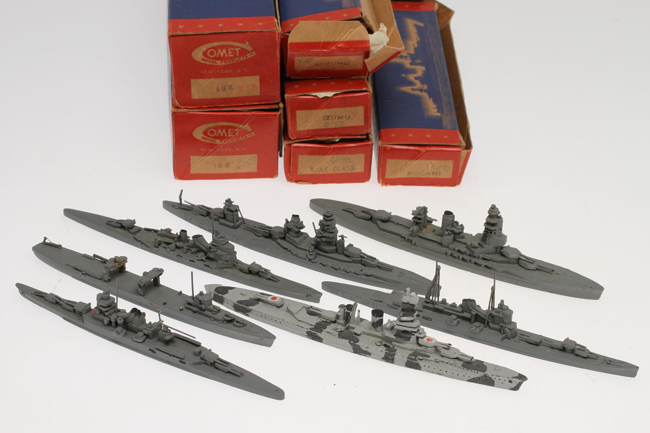 MODELLBÅTAR AUTHENTICAST COMET 7 stycken krigsfartyg delvis i originalkartonger.