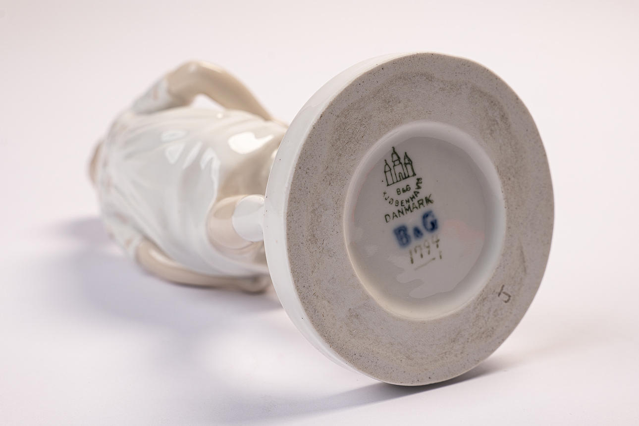 MICHAELA AHLMANN. Michaela Ahlmann, Bing & Grøndahl / B&G