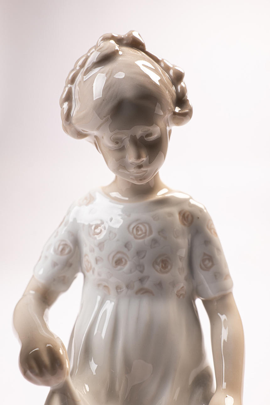 MICHAELA AHLMANN. Michaela Ahlmann, Bing & Grøndahl / B&G