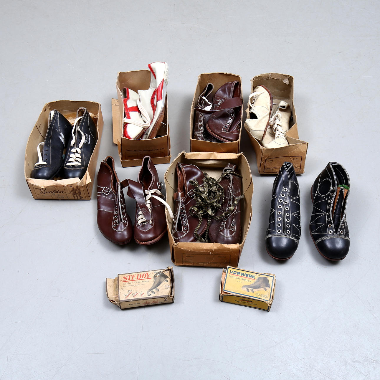 KOLLEKTION GAMLE FODBOLDSTØVLER.