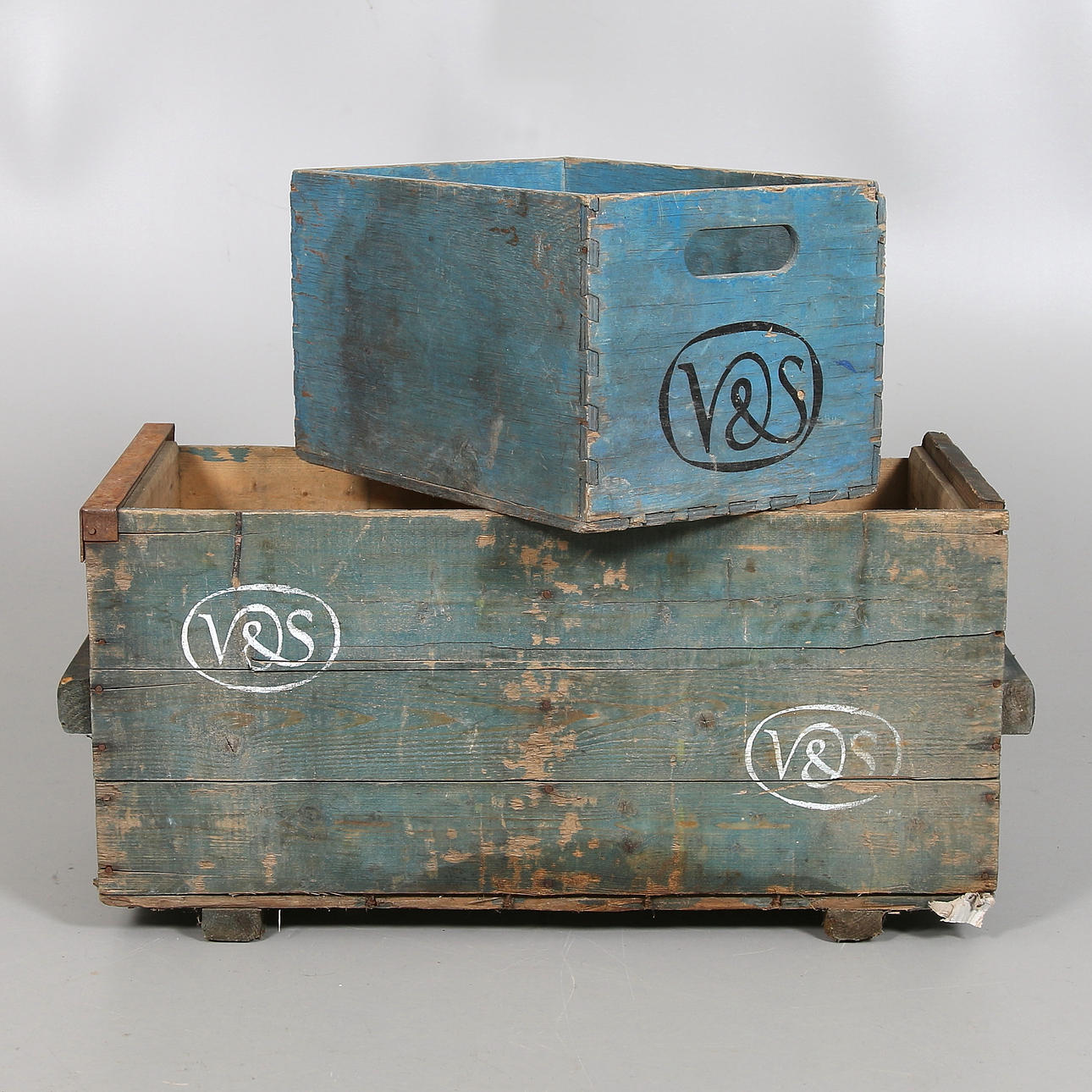 TRÄLÅDOR, 2 st, Vin & Sprit. 1900-talets mitt.