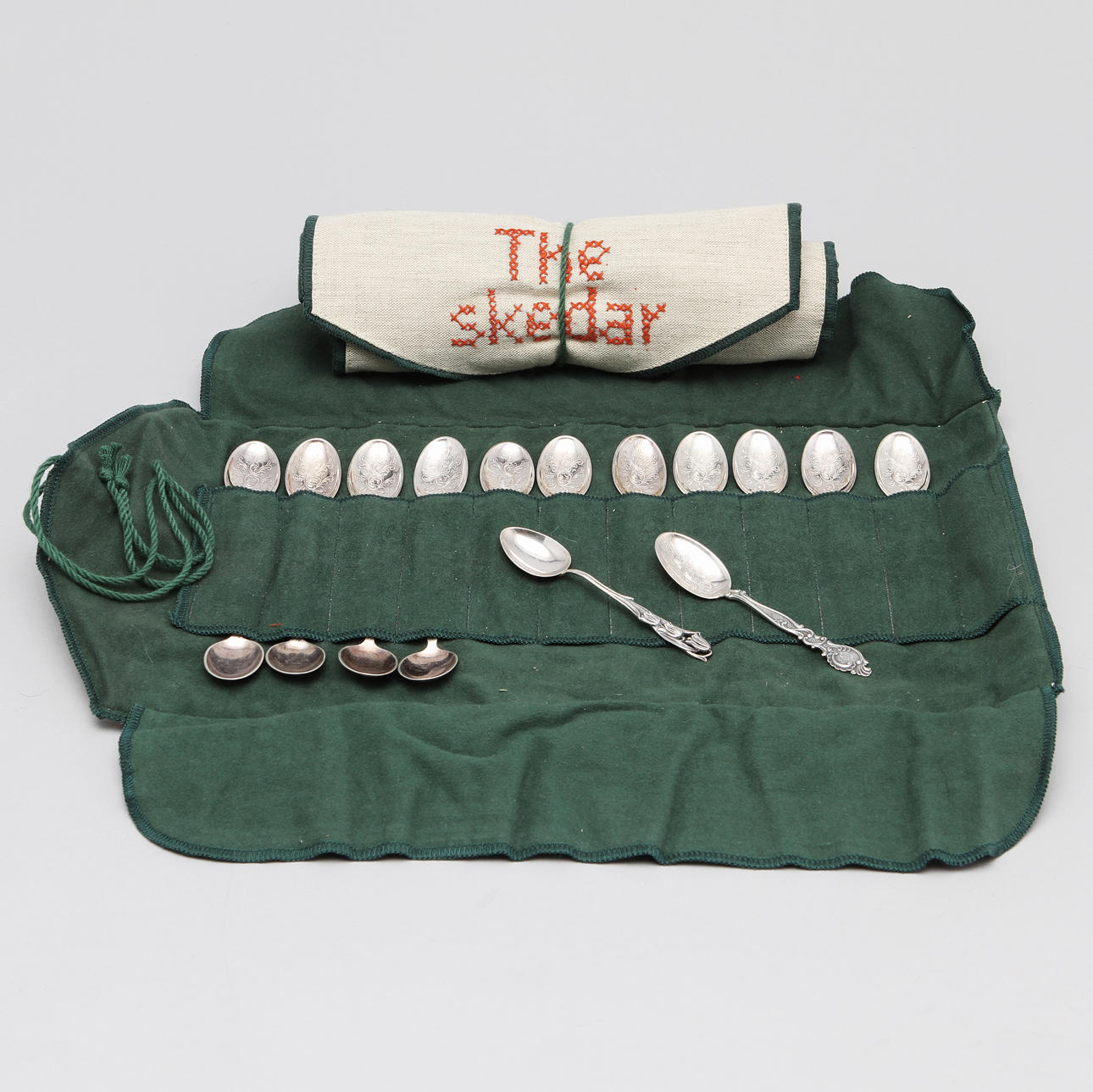 MOCKASKEDAR, 28 st, silver, totalt 240 g.