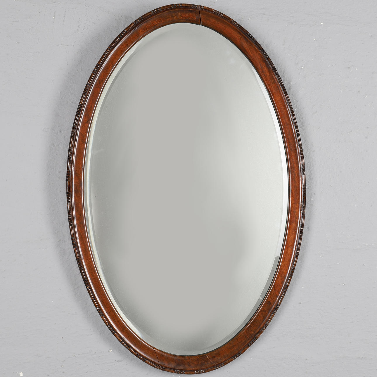 MAHONIKEHYS OVAALI PEILI.