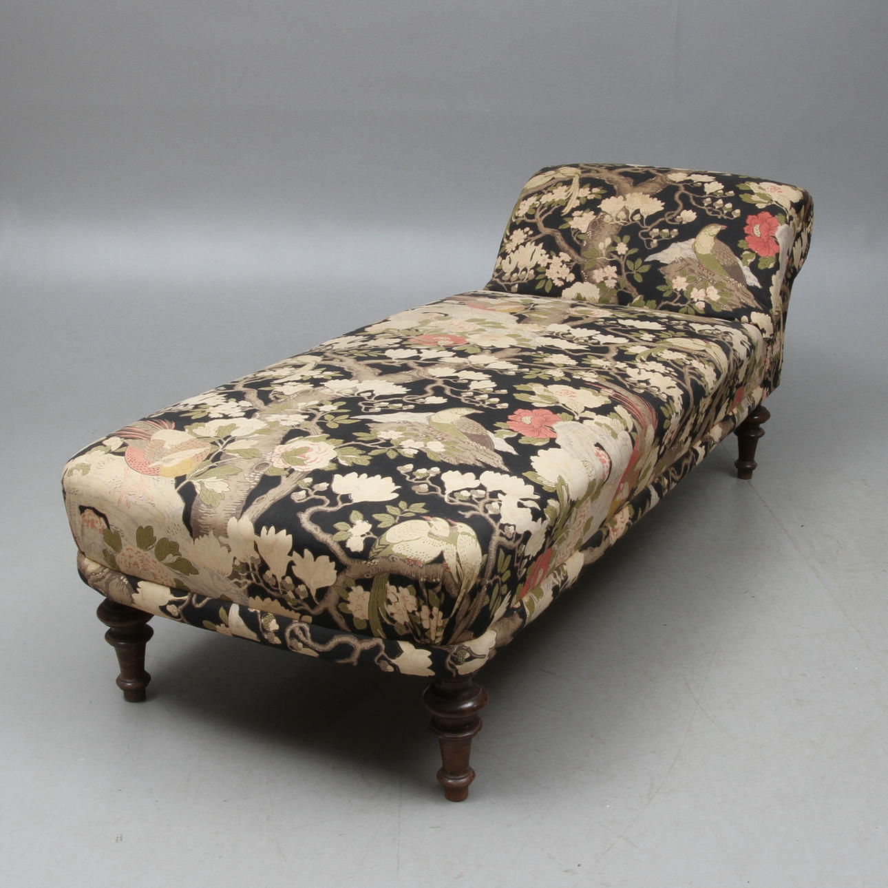 DIVAN, Omkring sekelskiftet 1900.