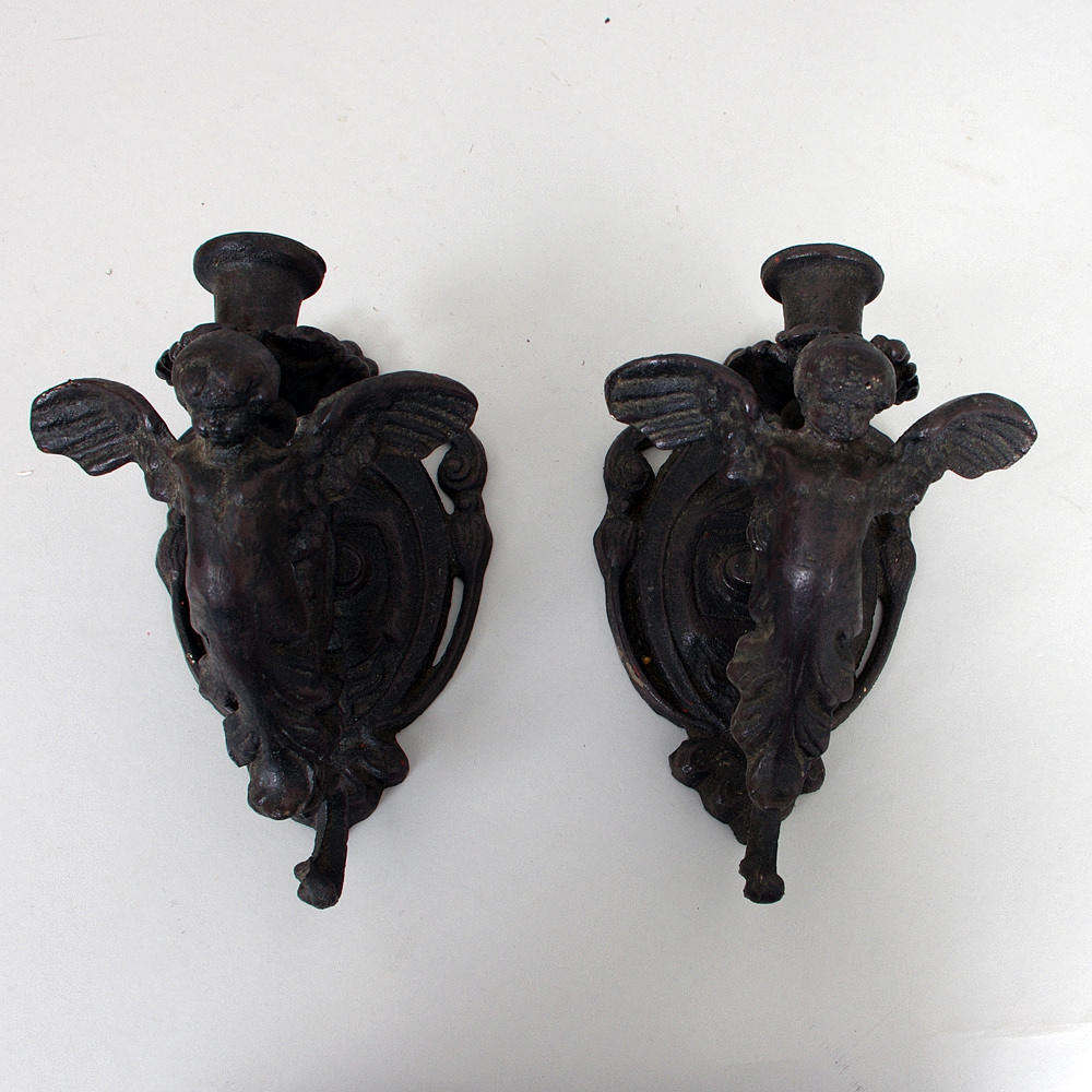 VÄGGLJUSSTAKAR, 1 par, gjutjärn, samtida.