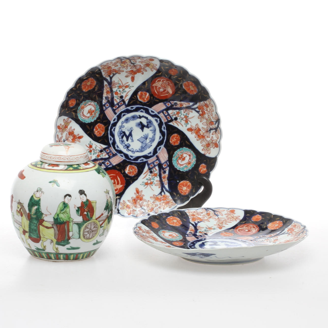 INGEFÄRSKRUS samt FAT 2 st, porslin, orientalisk.