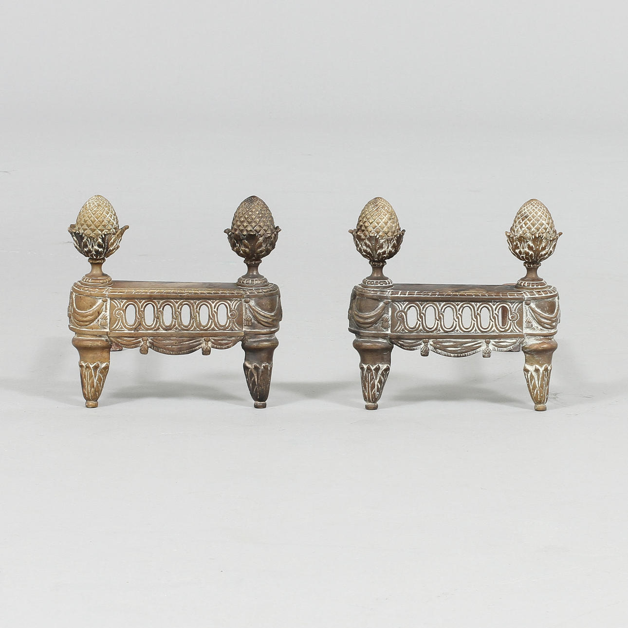 ELDHUNDAR, ett par, Louis XVI-stil, 1800/1900-tal.