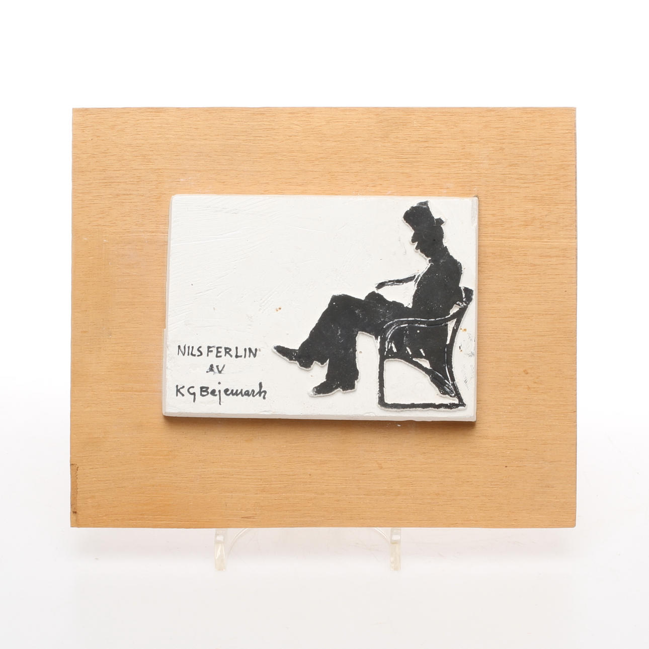 KARL GÖTE BEJEMARK. Nils Ferlin, gips monterad på trä, signerad.