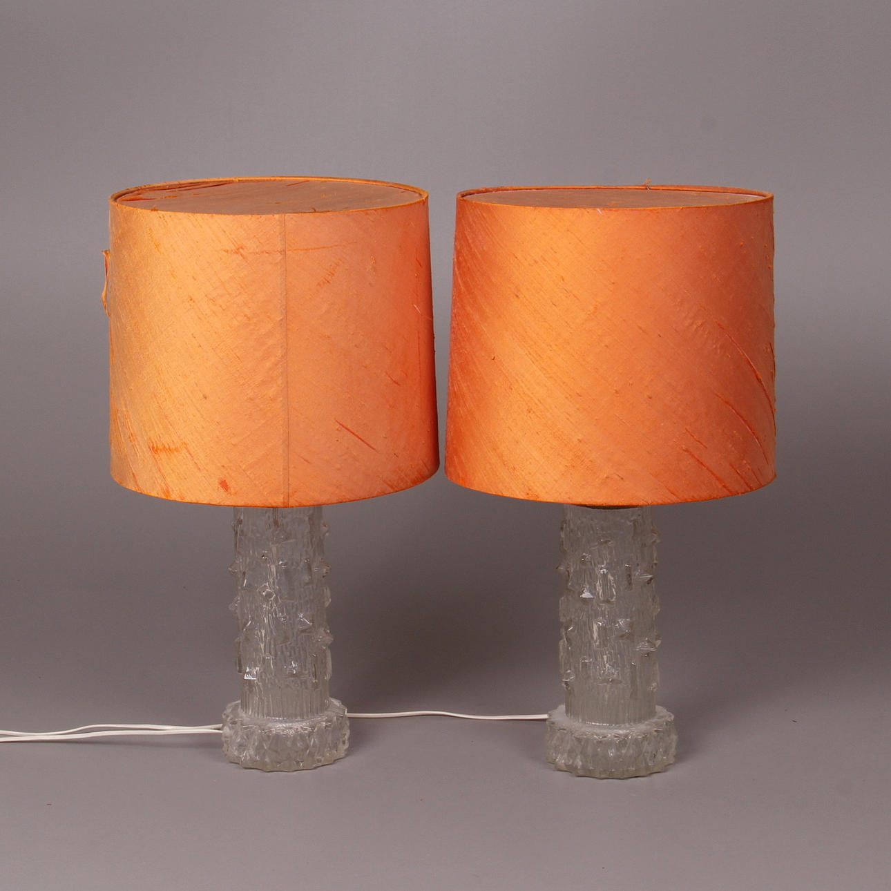 BORDSLAMPOR, glas, ett par, AB Stilarmatur, Tranås, 1900-talets andra hälft.