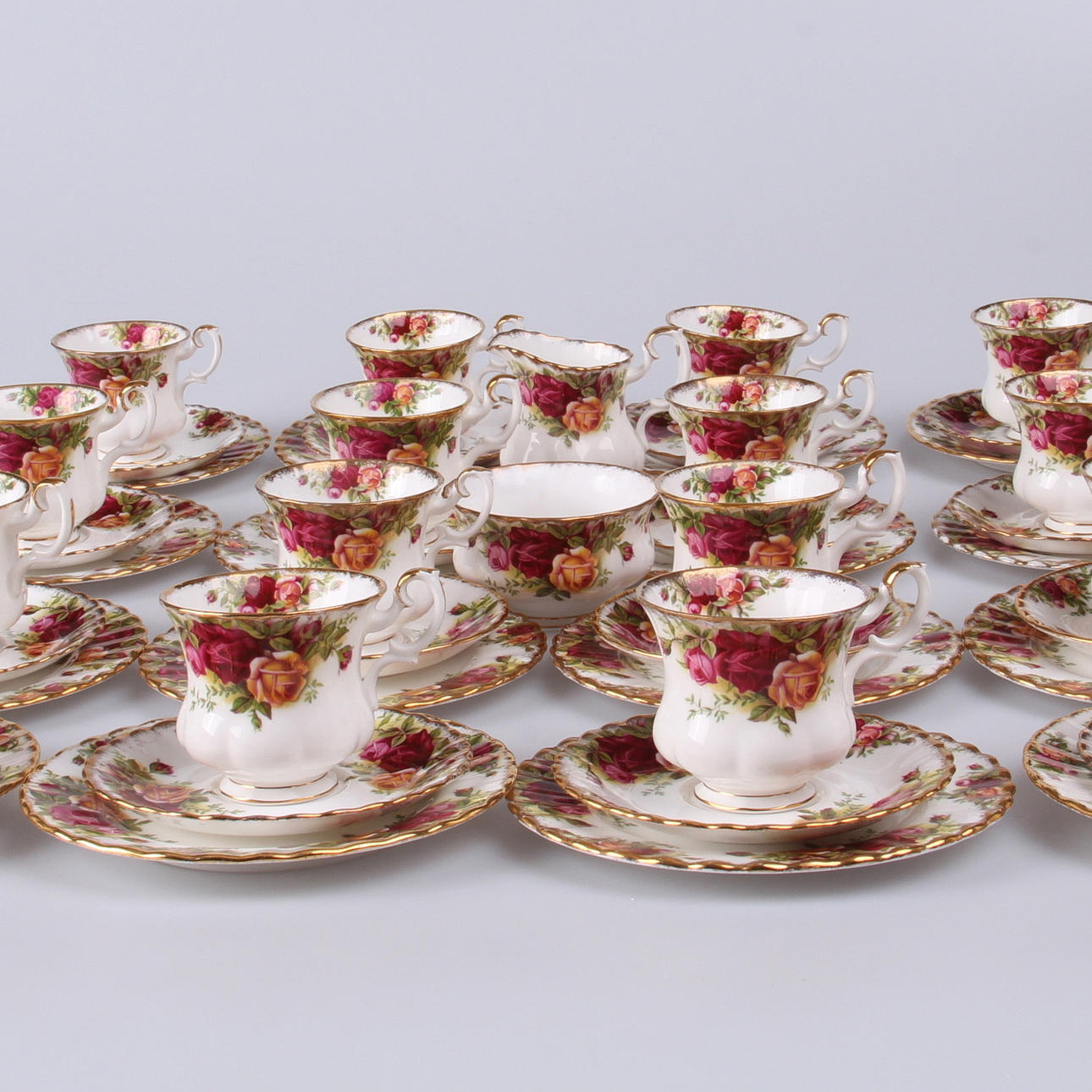 KAFFESERVIS, 50 delar, "Old country roses", Royal Albert, England.