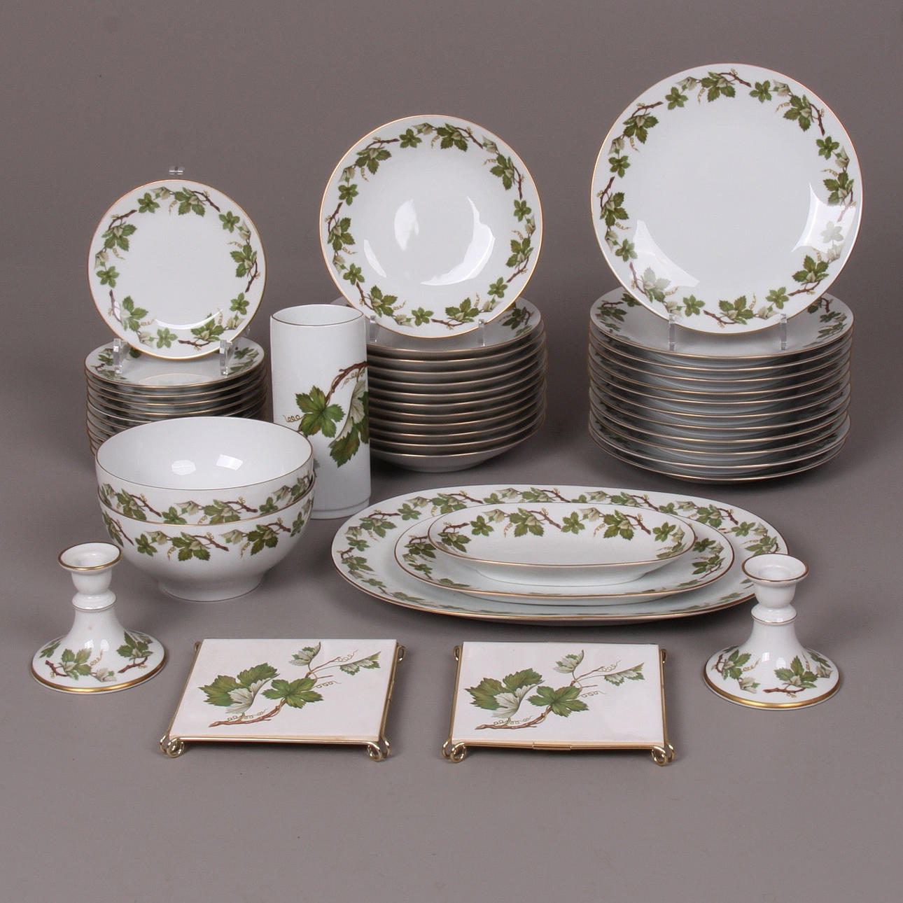 MATSERVIS, 46 delar, "Vinranka", Hackefors.