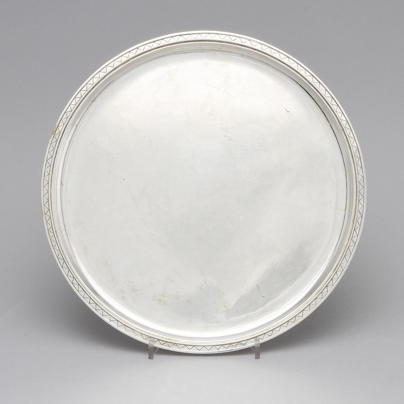 BRICKA, silver, CFC, Stockholm, 1952. Vikt 780 gram.