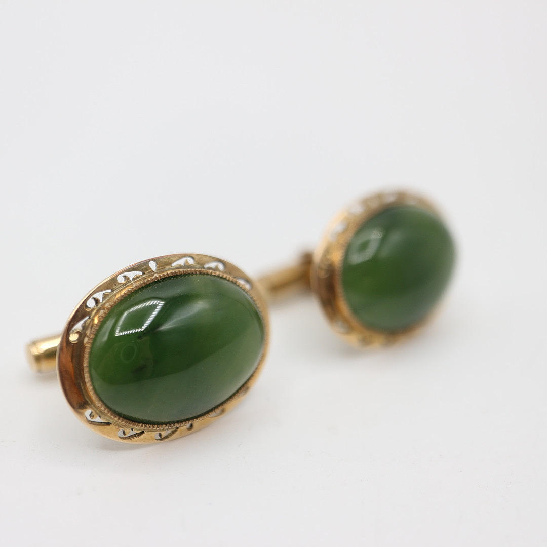 18 KARAT JADE MANSCHETTENKNÖPFE ANTIK.